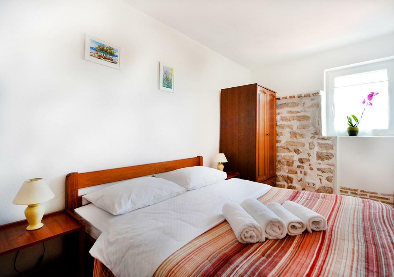Old Town Vrsar, Apartments Danica & Zoran エクステリア 写真